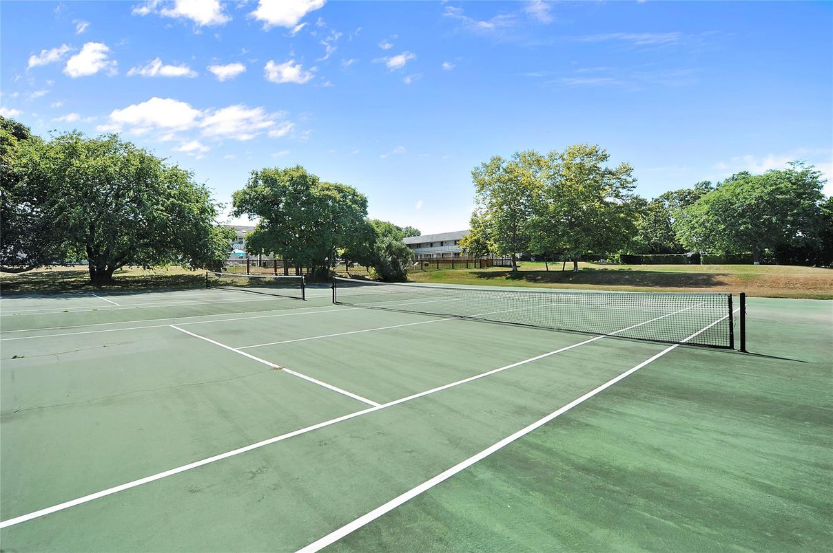 Exterior, Tennis Courts