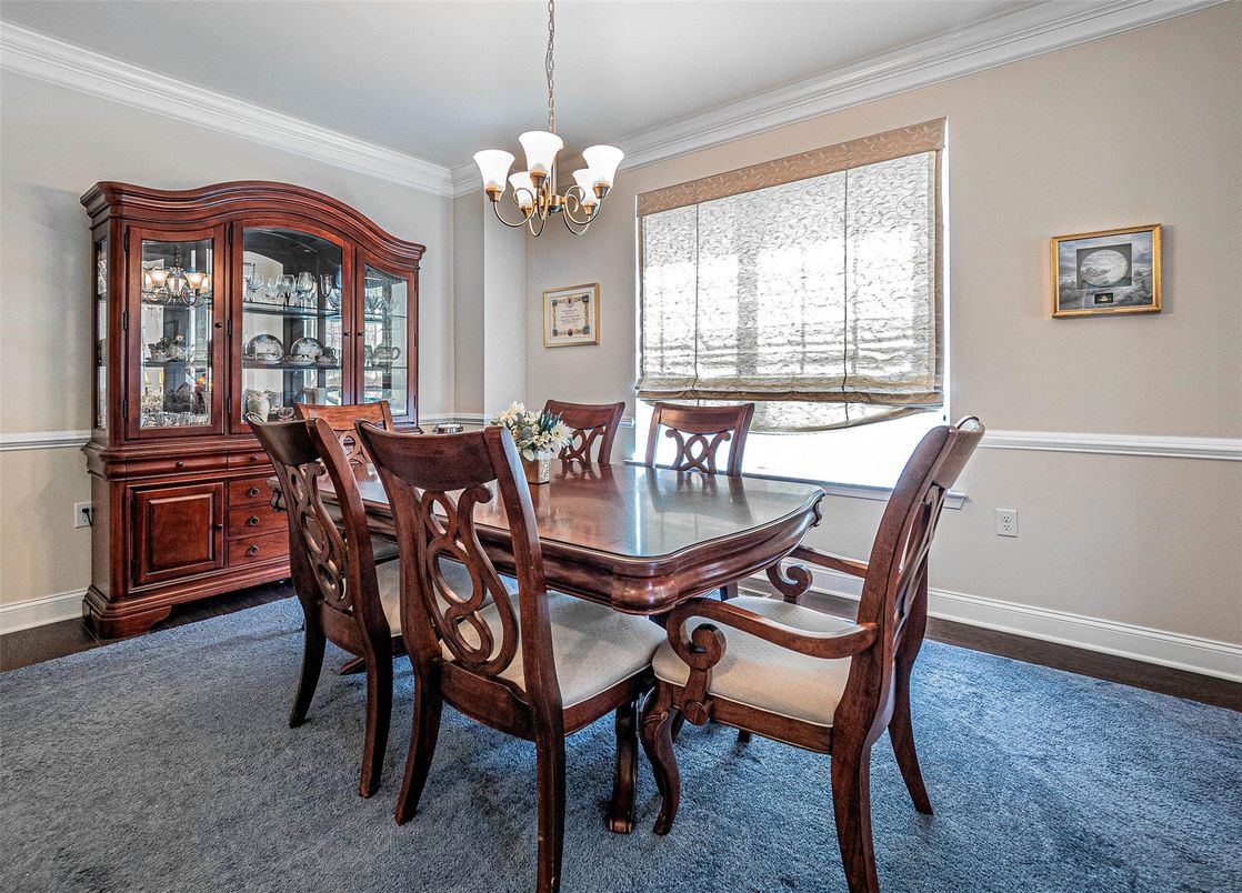 Chandelier, Dining room, Interior