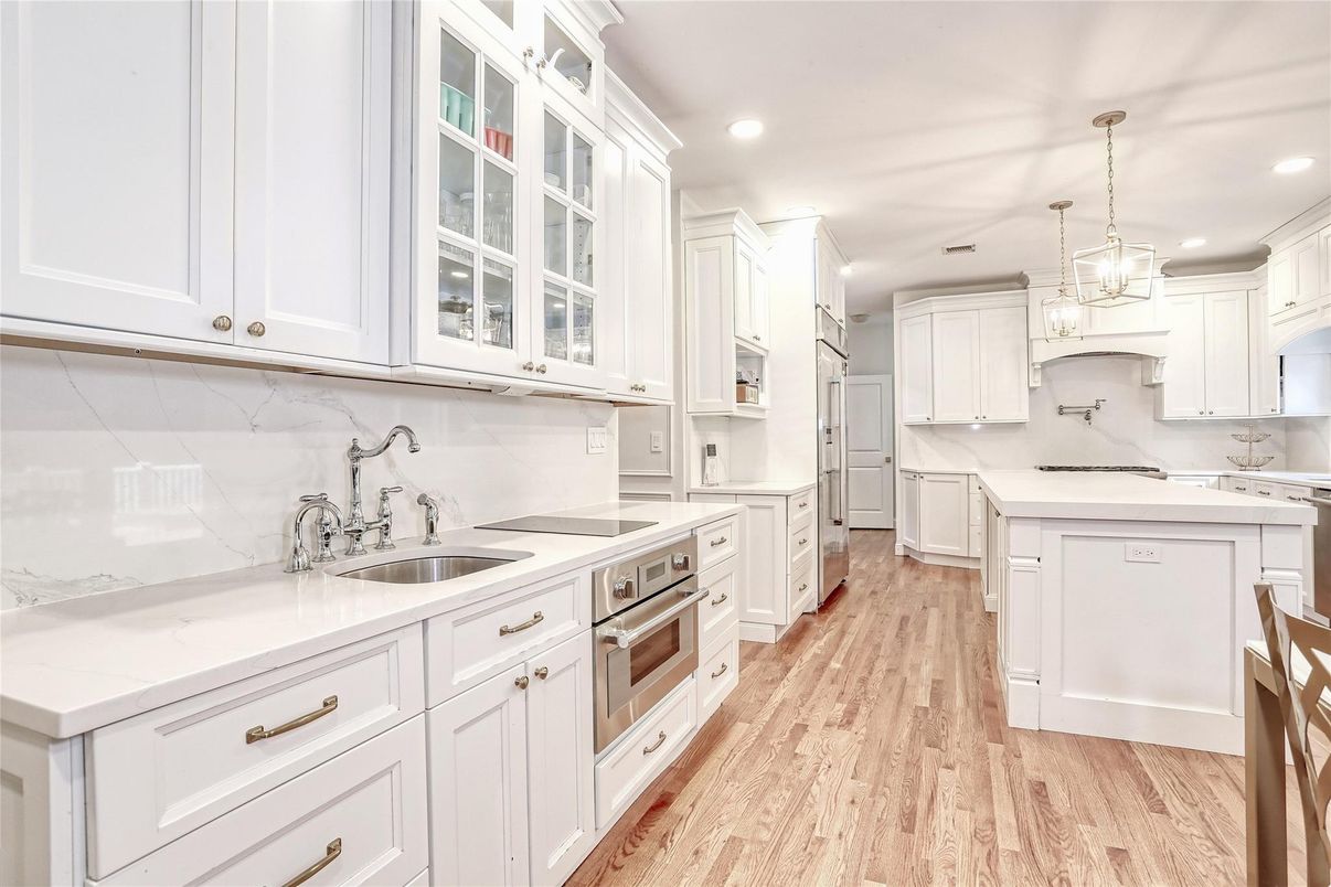 Chandelier, Interior, Kitchen, Pendant Lights, Recessed Lighting, Wood Texture Flooring
