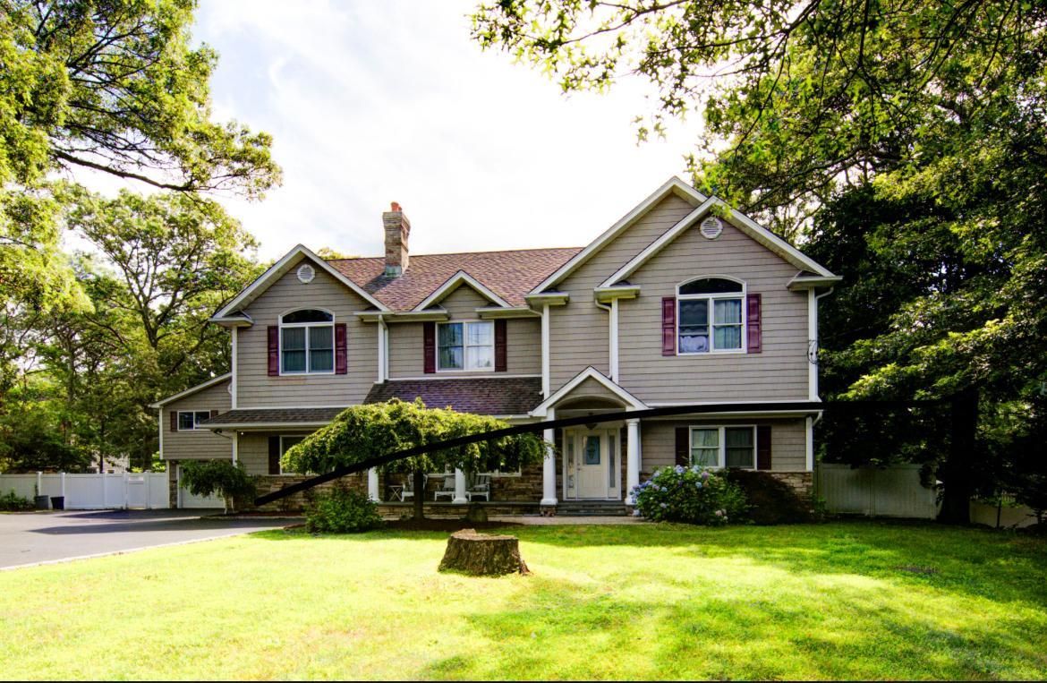 Attached, Backyard, Exterior, Facade, Split Level
