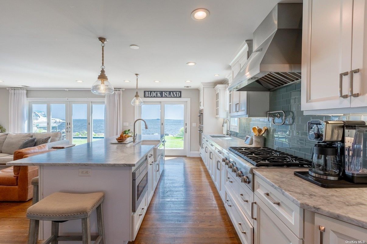 Interior, Kitchen, Pendant Lights, Recessed Lighting, Water, Wood Texture Flooring