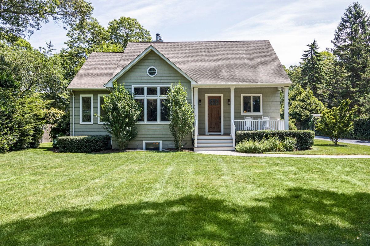 Exterior, Facade, Cape Cod