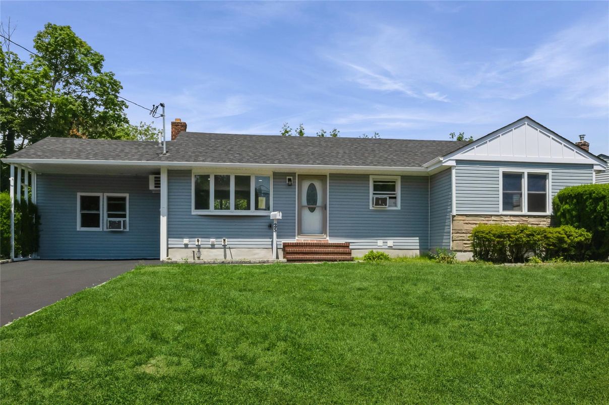 Backyard, Exterior, Facade, Ranch