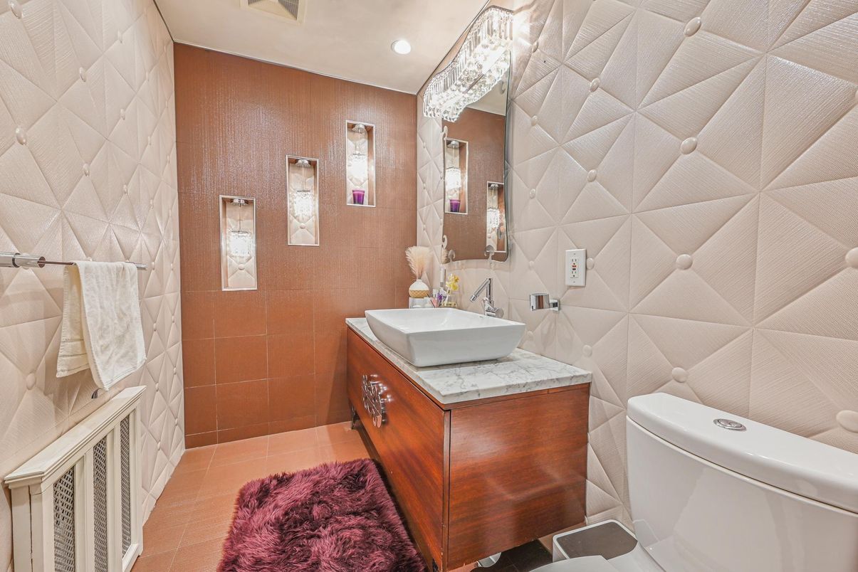 Bathroom, Interior, Recessed Lighting