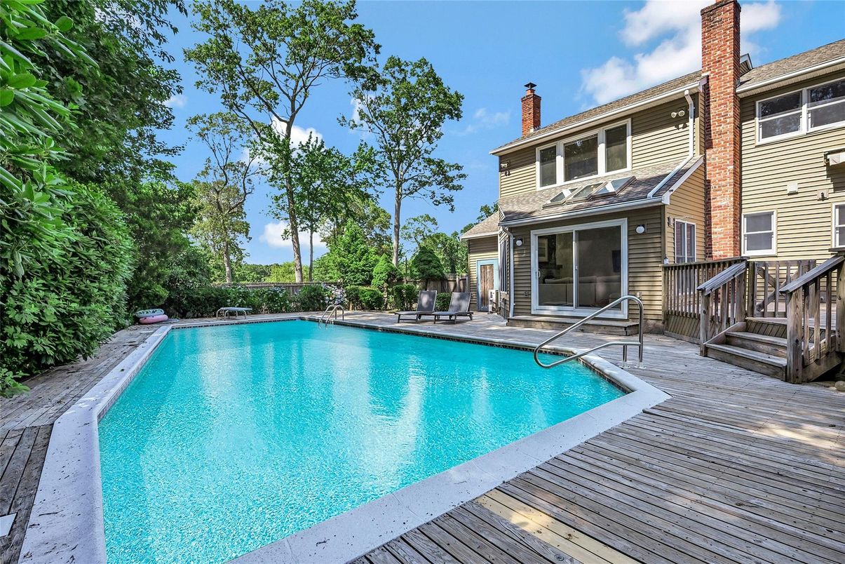 Exterior, Pool