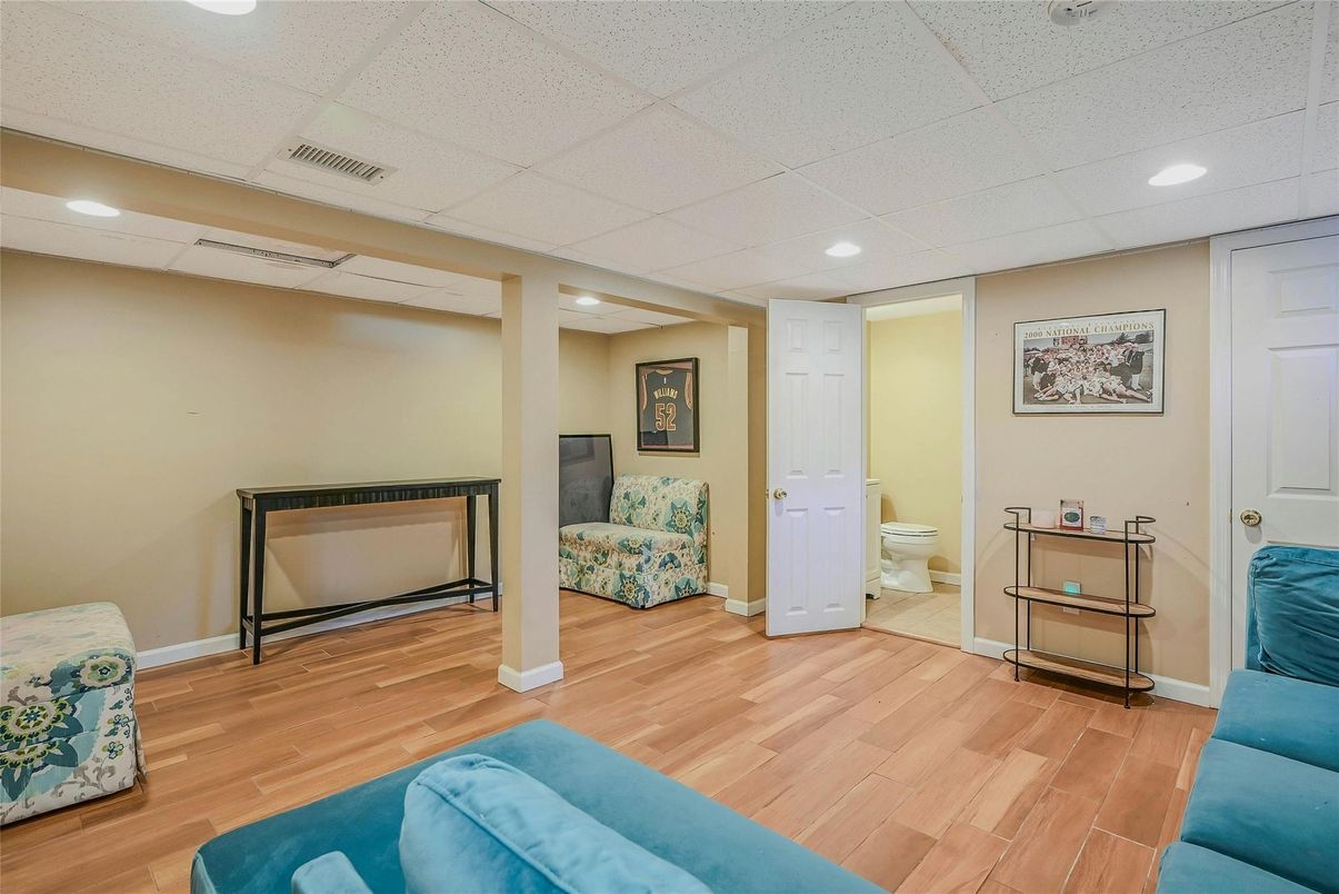 Bathroom, Interior, Recessed Lighting, Wood Texture Flooring