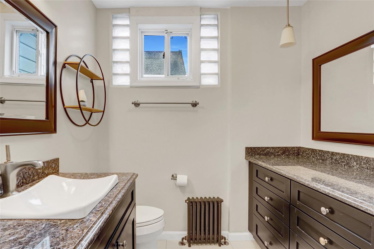 Bathroom, Interior, Pendant Lights