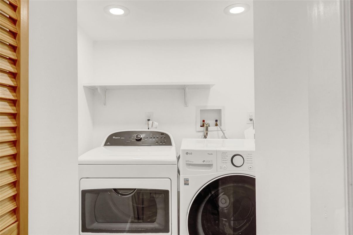 Interior, Recessed Lighting, Utility Closets, Washer