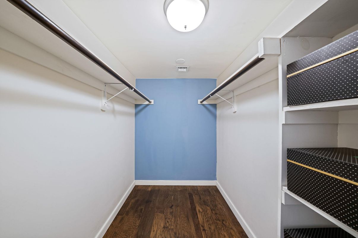 Interior, Walk-in Closets, Wood Texture Flooring