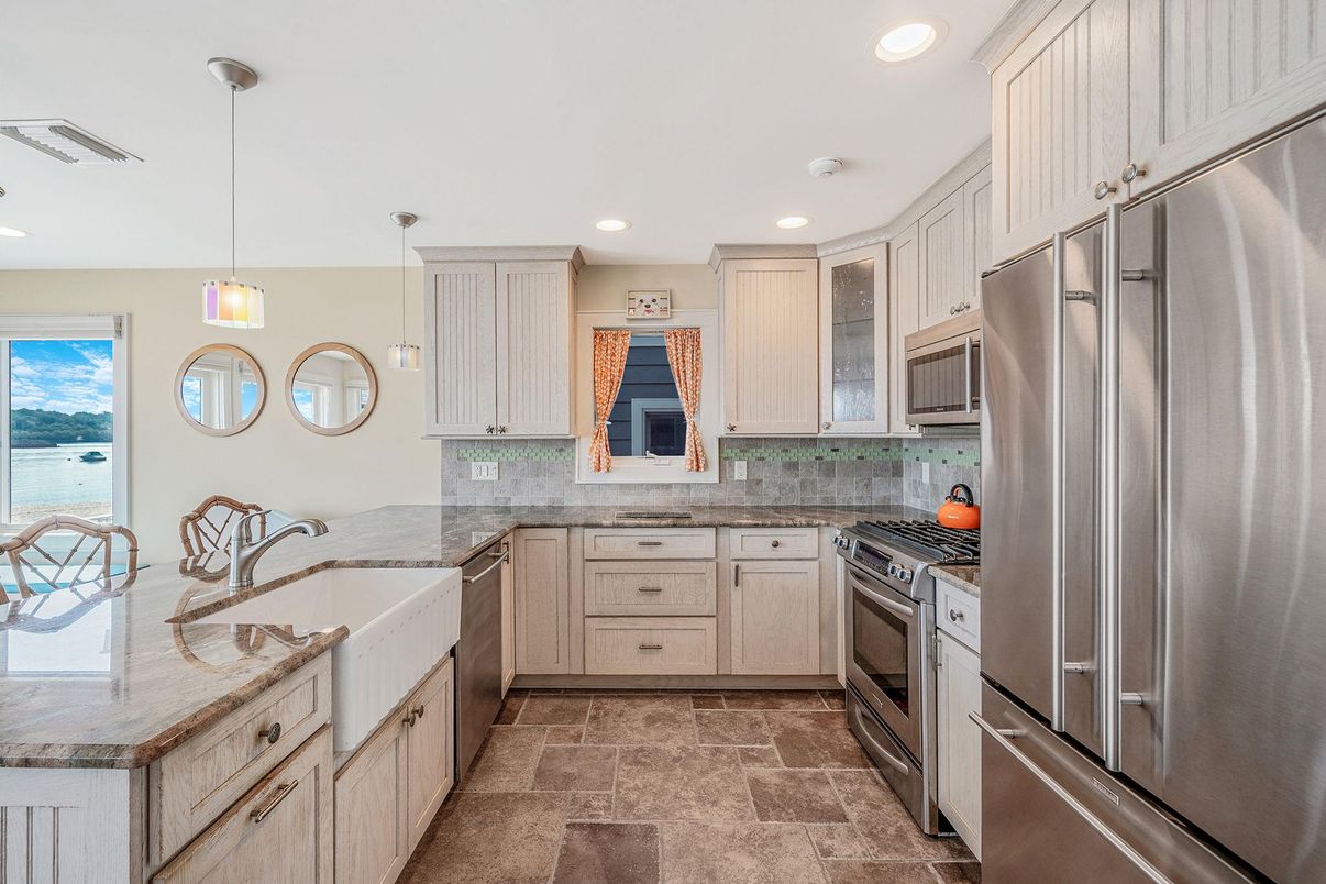 Interior, Kitchen, Pendant Lights, Recessed Lighting, Stainless Steel Appliances