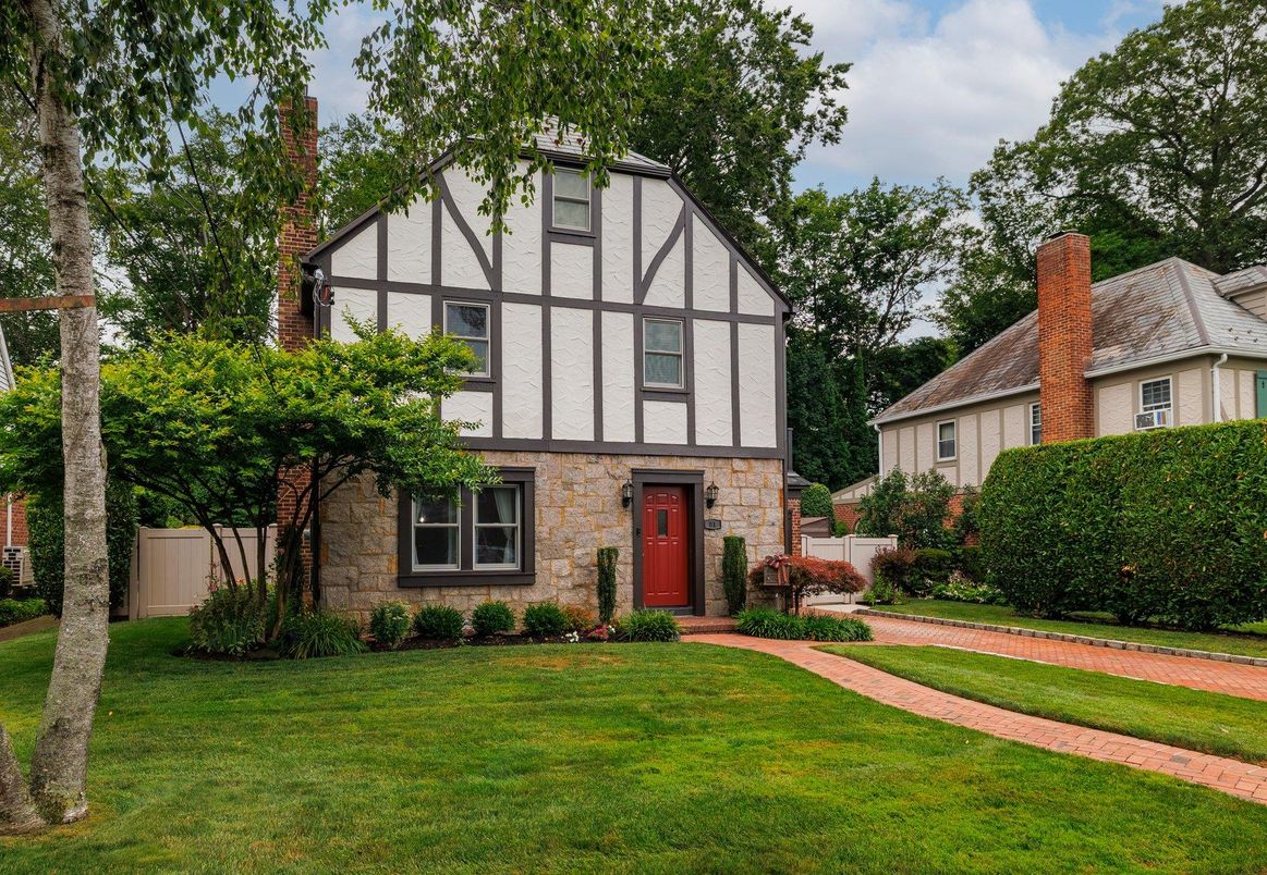 Exterior, Facade, Tudor Revival