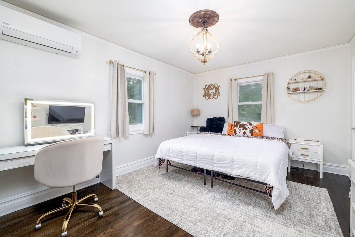 Bedroom, Chandelier, Interior, Pendant Lights, Wood Texture Flooring