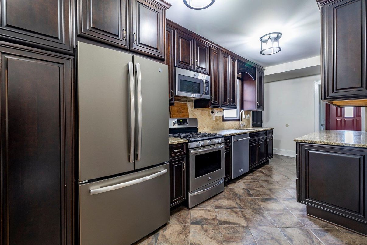 Interior, Kitchen, Stainless Steel Appliances