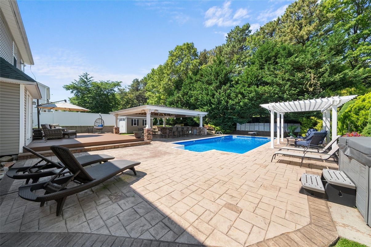 Exterior, Pool