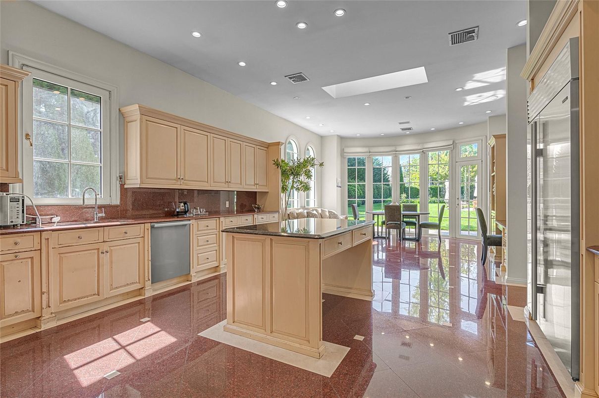 Dining room, Interior, Kitchen, Recessed Lighting, Stainless Steel Appliances