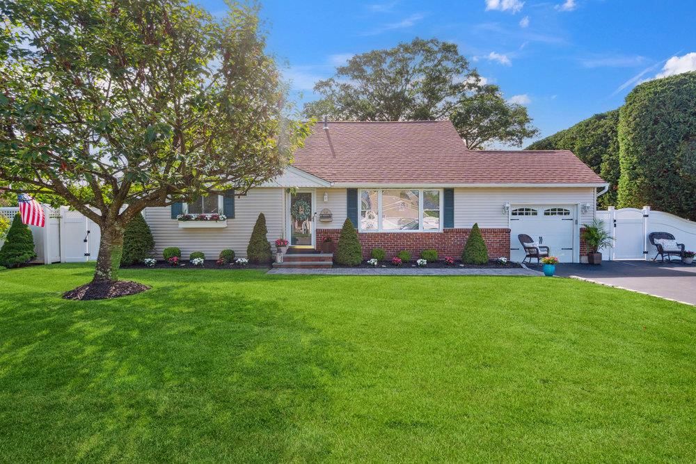 Attached, Backyard, Exterior, Facade, Cape Cod