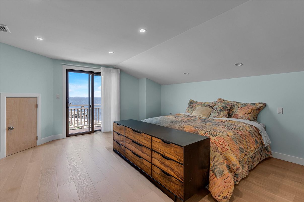 Bedroom, Interior, Recessed Lighting, Water, Wood Texture Flooring