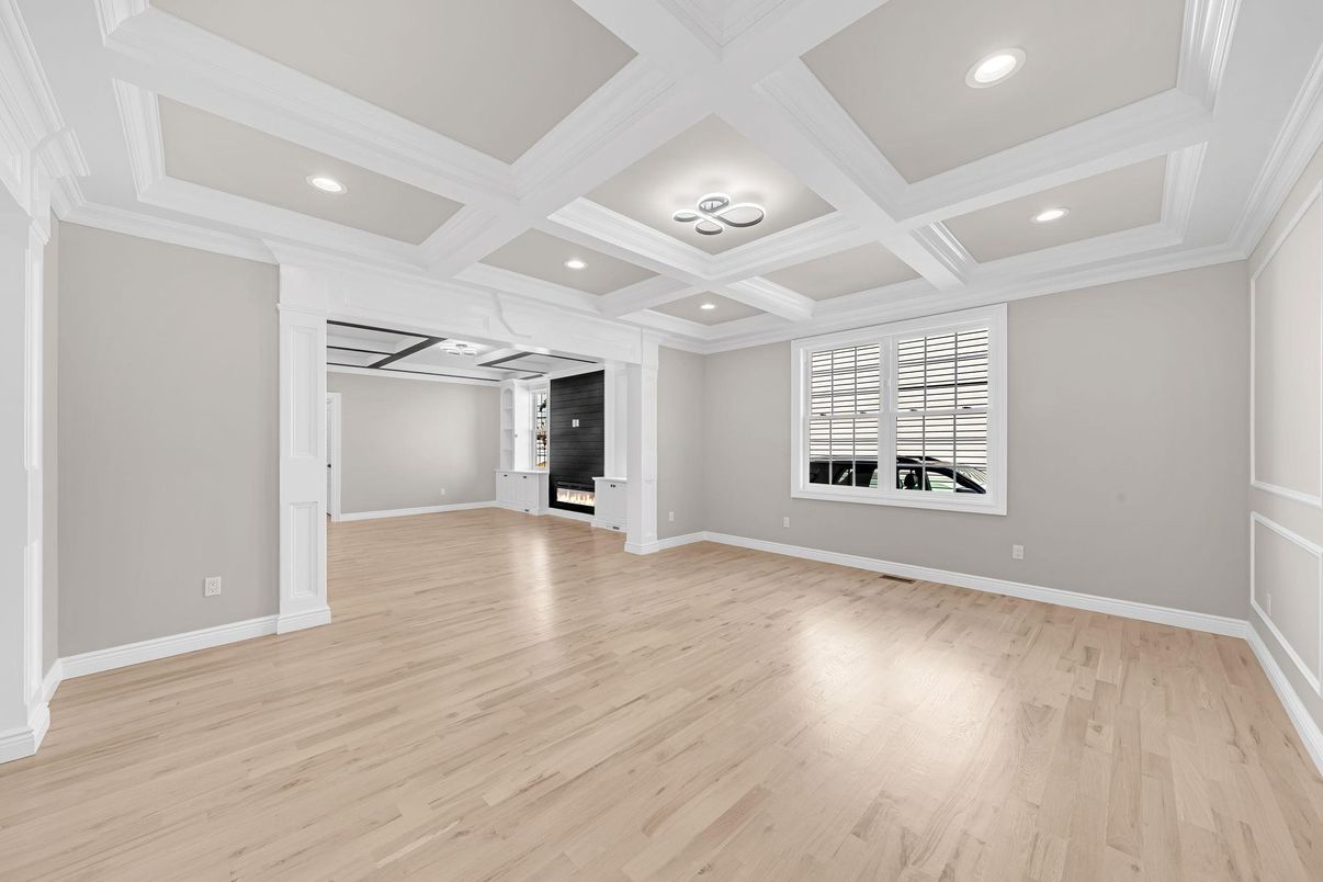 Empty room, Interior, Recessed Lighting, Wood Texture Flooring