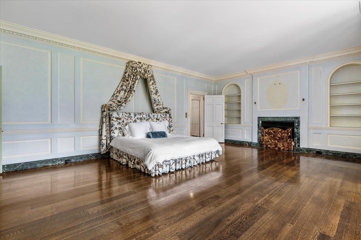 Bedroom, Fireplace, Interior, Wood Texture Flooring