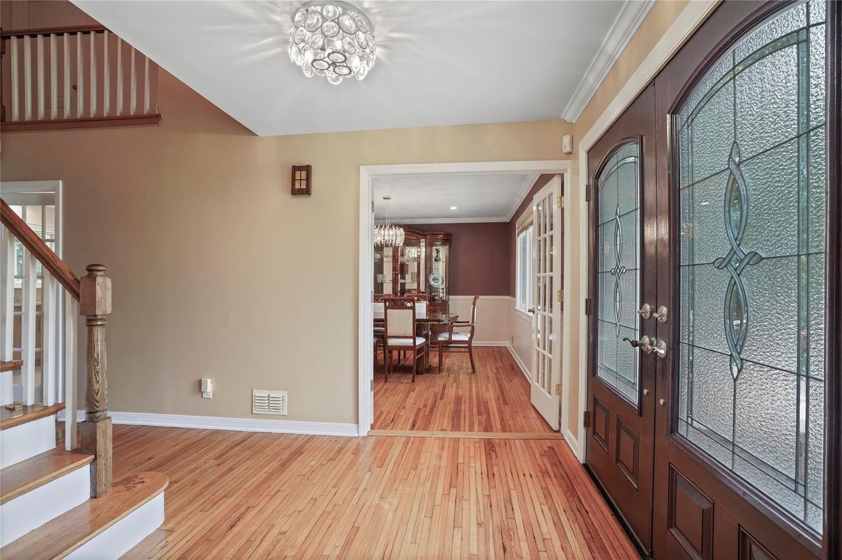 Chandelier, Dining room, Interior, Recessed Lighting, Wood Texture Flooring