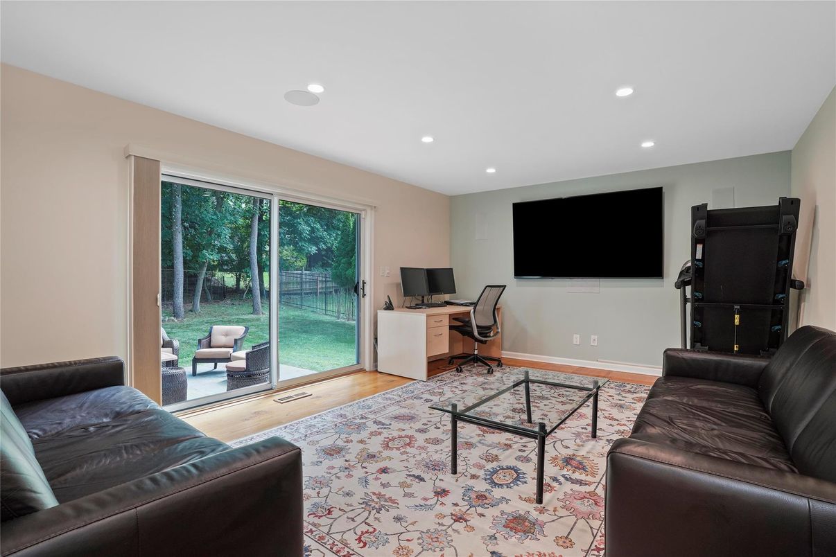 Home Office, Interior, Living room, Recessed Lighting, Wood Texture Flooring