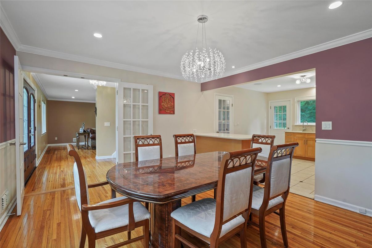Chandelier, Dining room, Interior, Recessed Lighting, Wood Texture Flooring