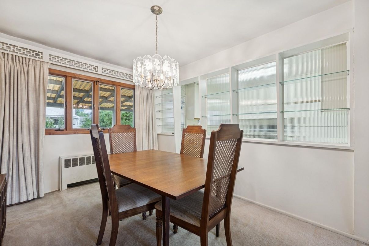 Chandelier, Dining room, Interior
