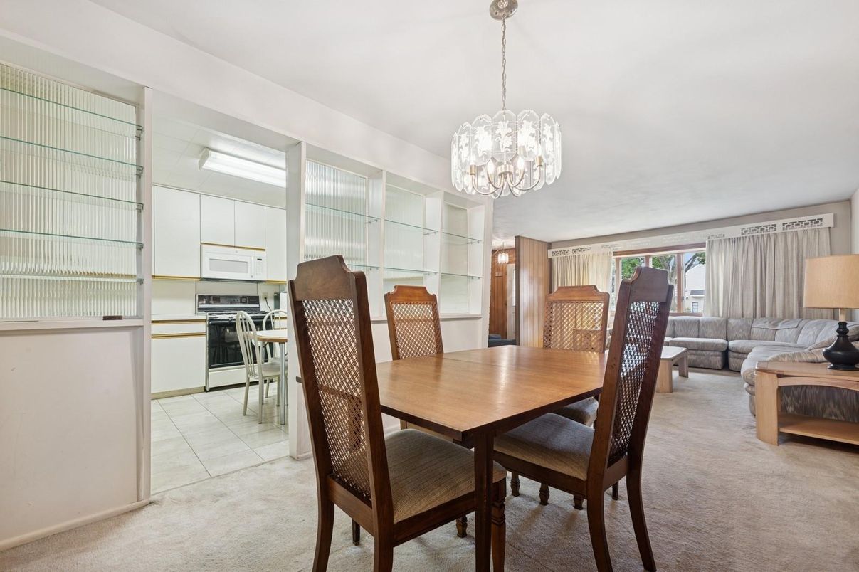Chandelier, Dining room, Interior, Kitchen