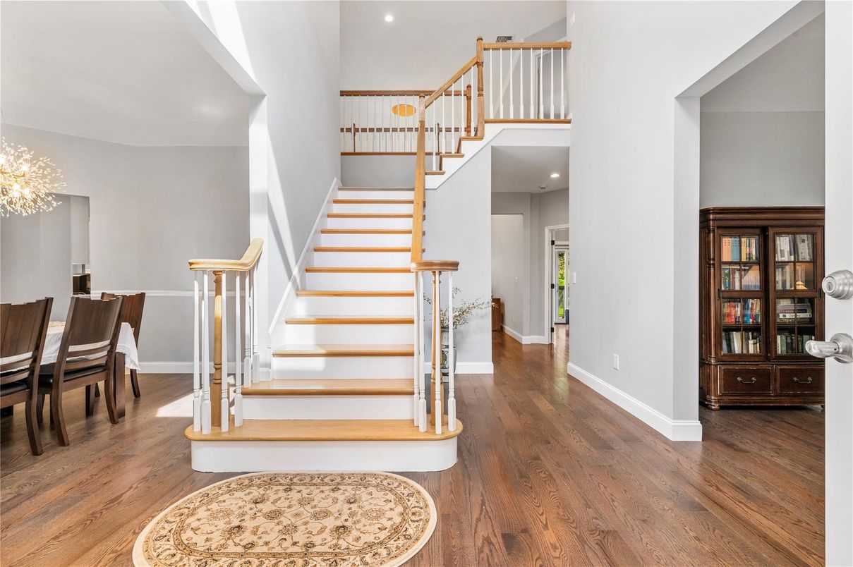 Chandelier, Dining room, Interior, Recessed Lighting, Wood Texture Flooring