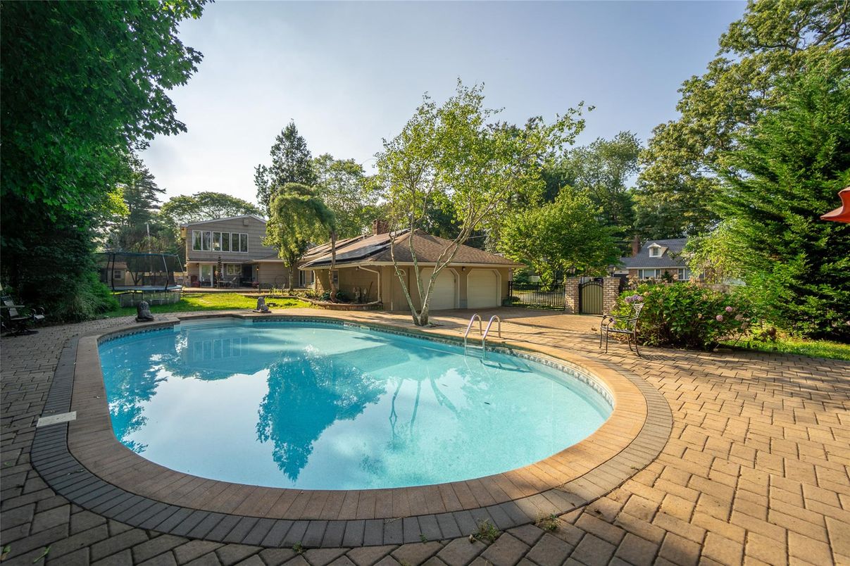 Exterior, Pool