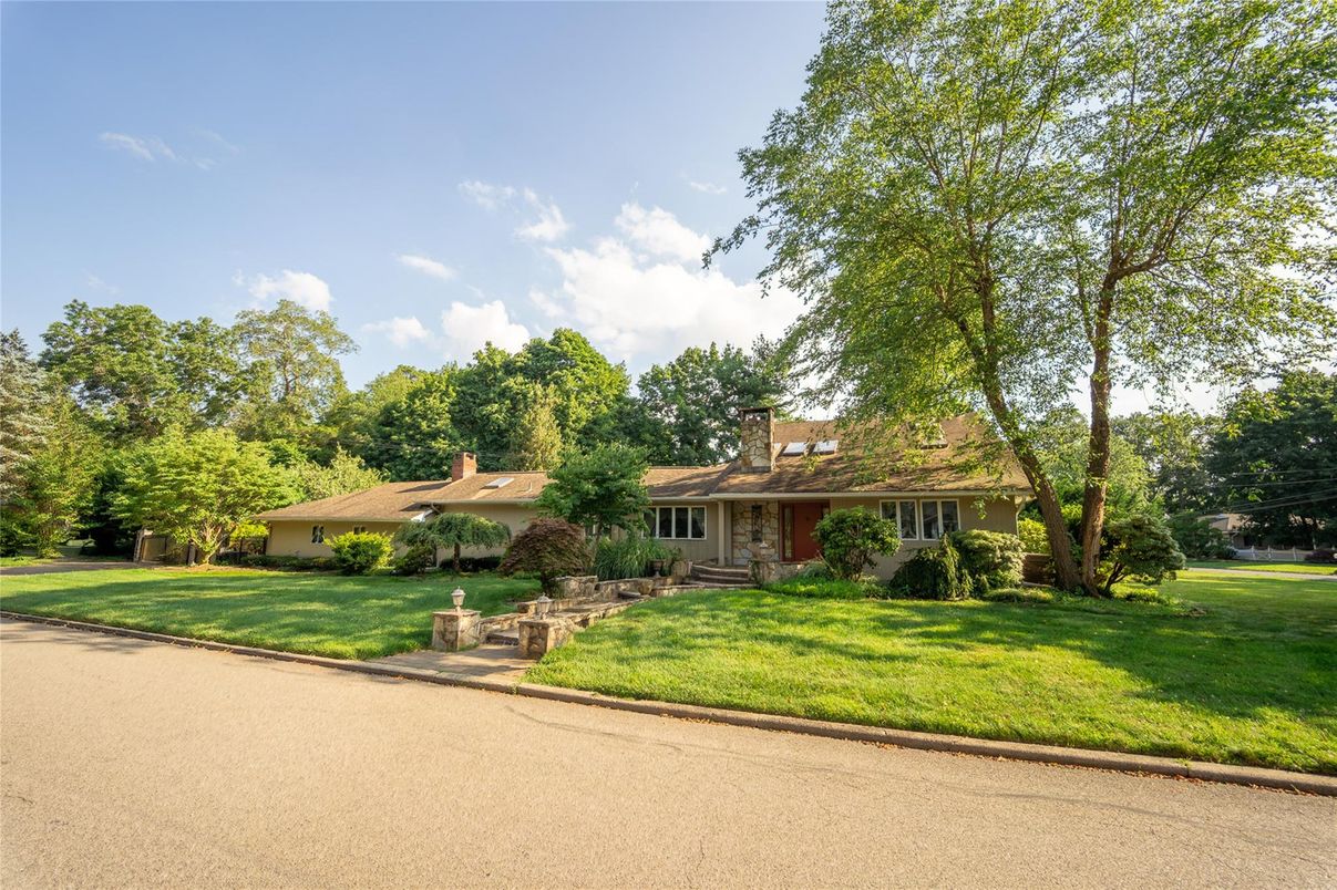 Backyard, Exterior, Facade, Ranch