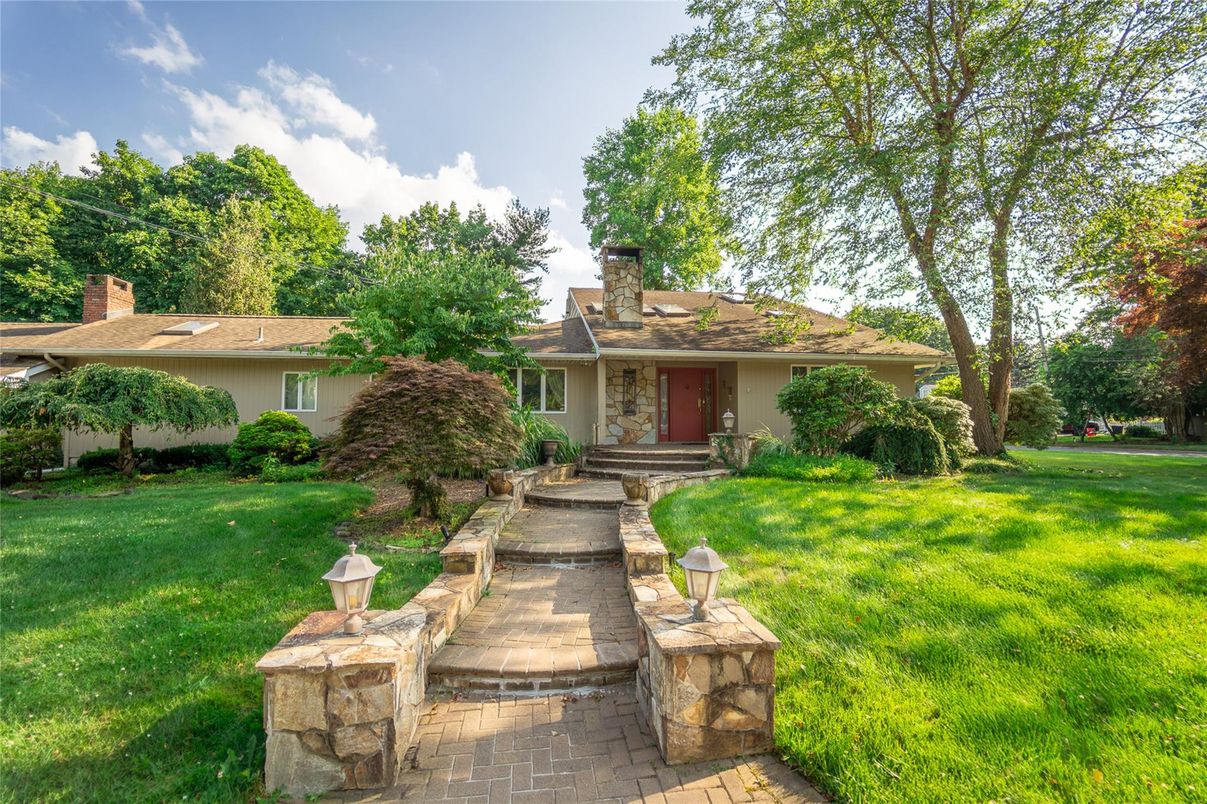 Backyard, Exterior, Facade, Ranch