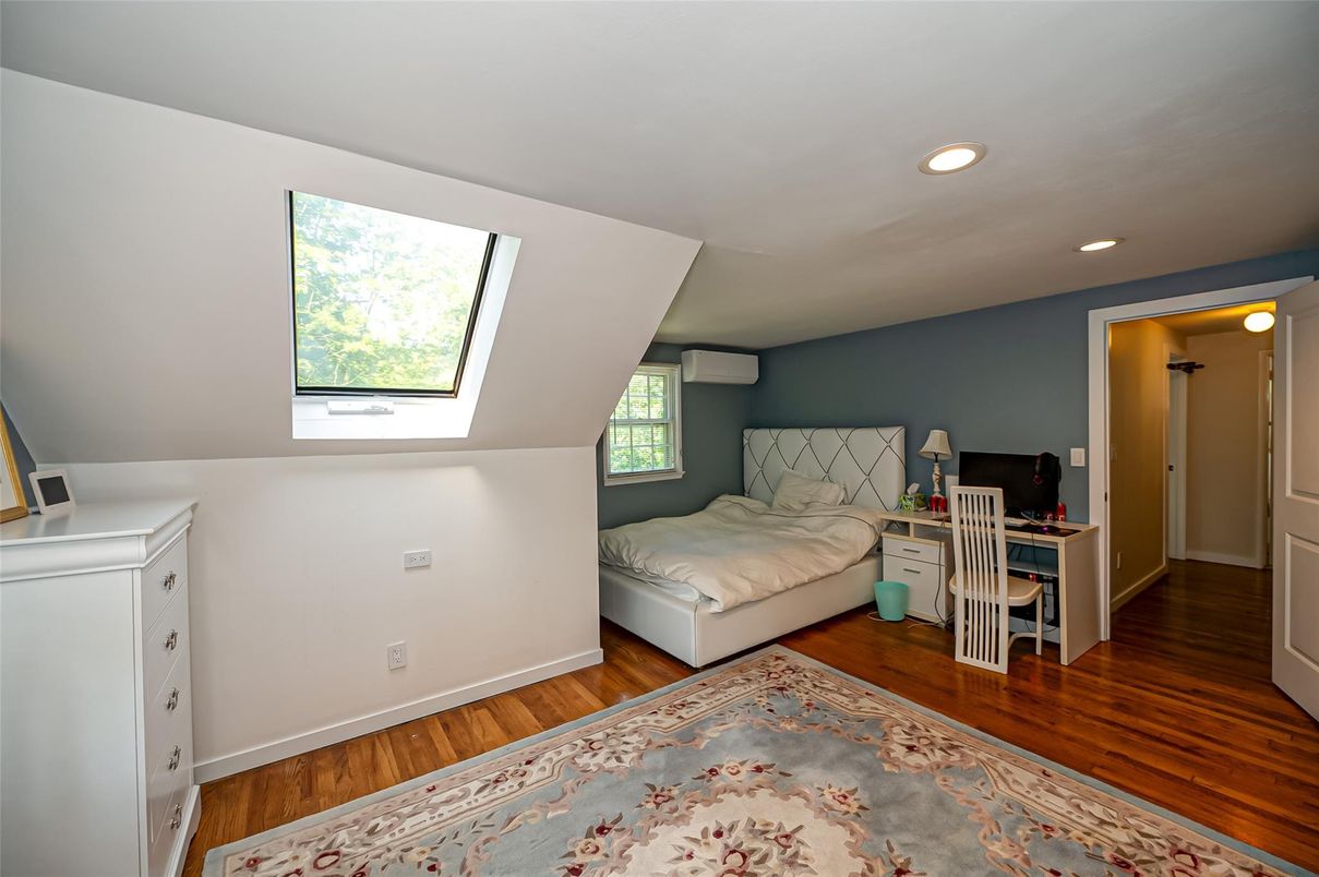 Bedroom, Home Office, Interior, Recessed Lighting, Wood Texture Flooring