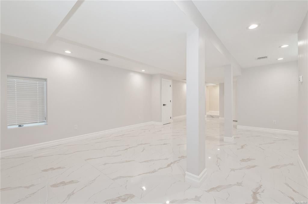 Empty room, Interior, Marble, Recessed Lighting