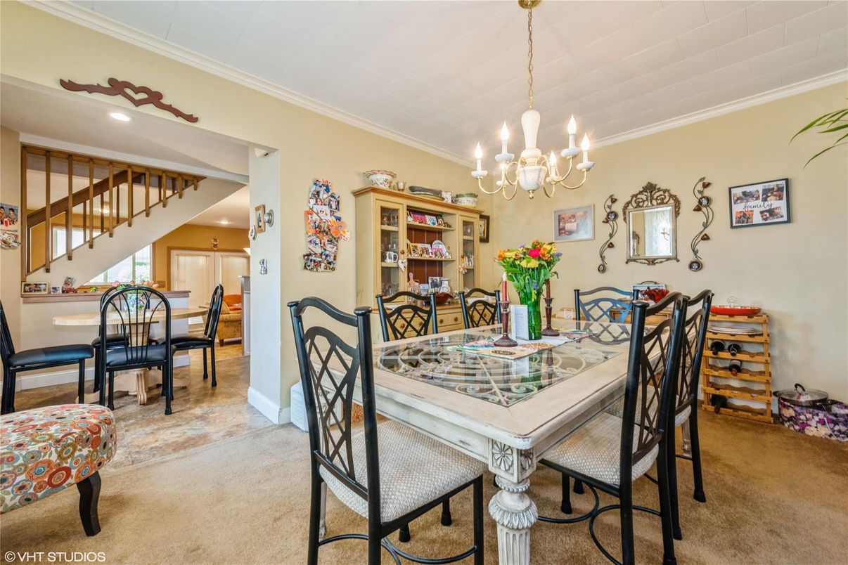Chandelier, Dining room, Interior, Recessed Lighting
