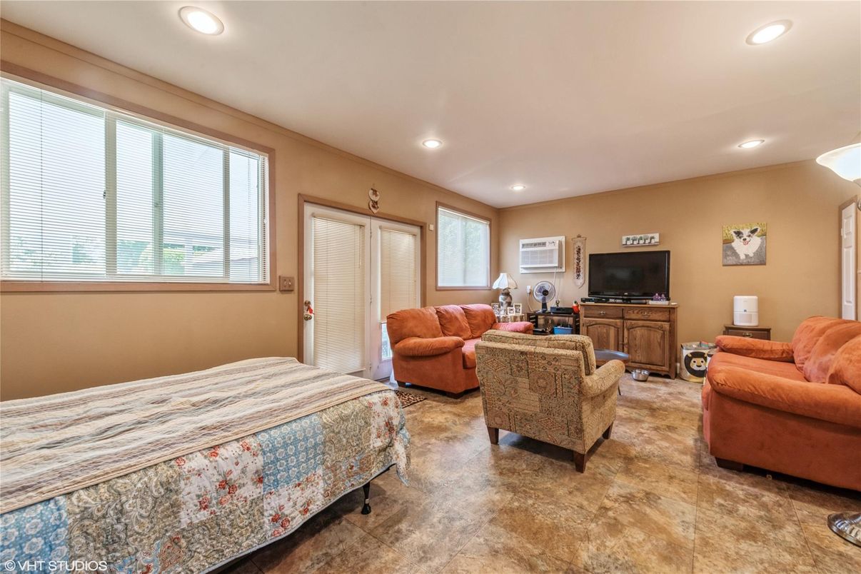 Bedroom, Interior, Living room, Recessed Lighting