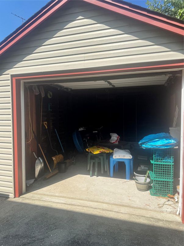 Detached Garage, Exterior
