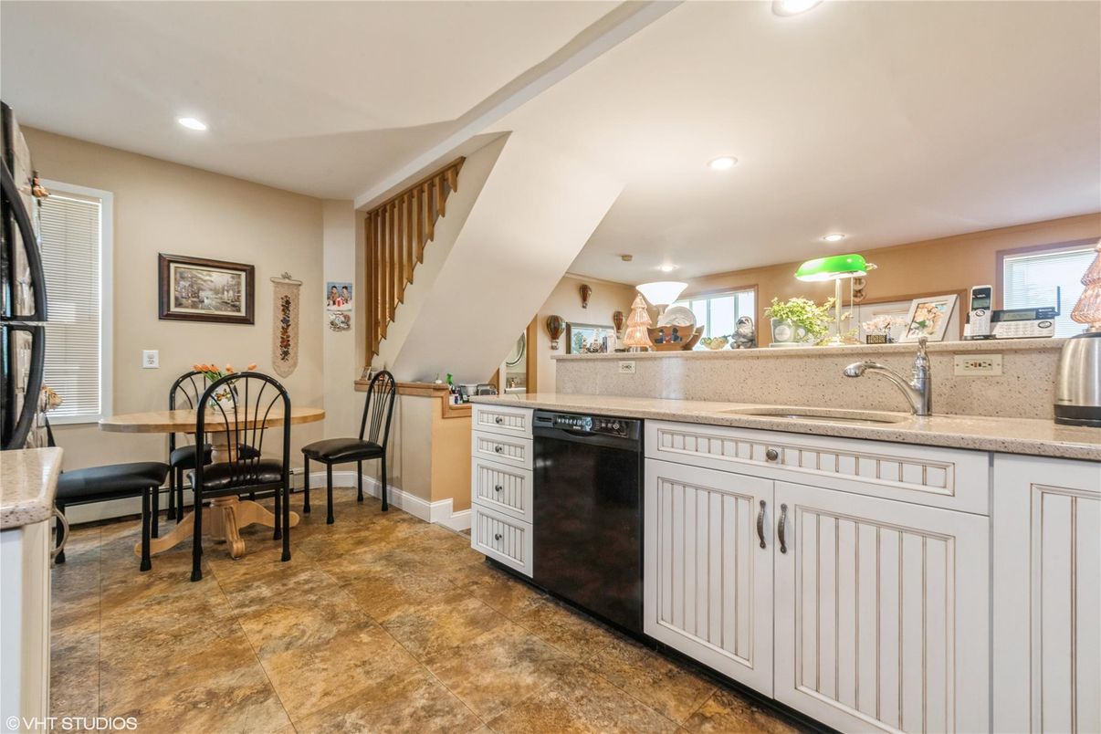 Dining room, Interior, Kitchen, Recessed Lighting