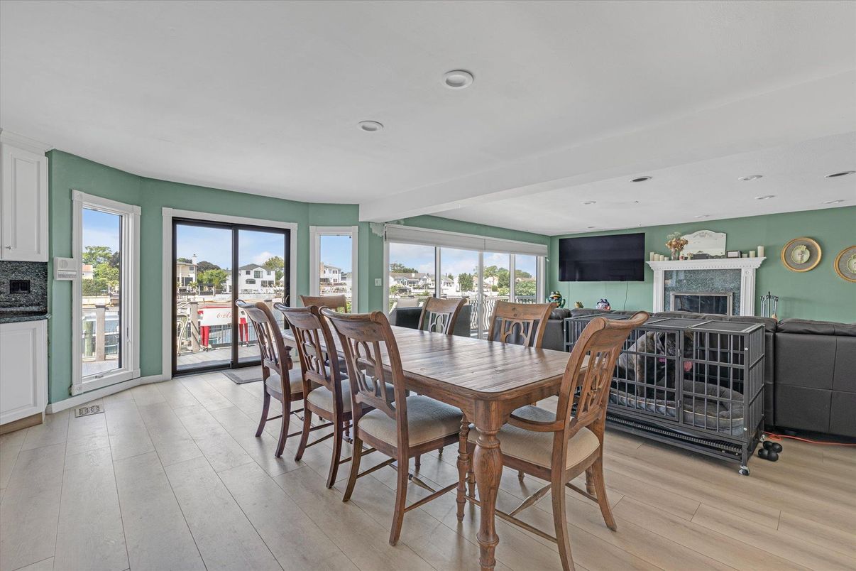 Dining room, Fireplace, Interior, Recessed Lighting, Wood Texture Flooring