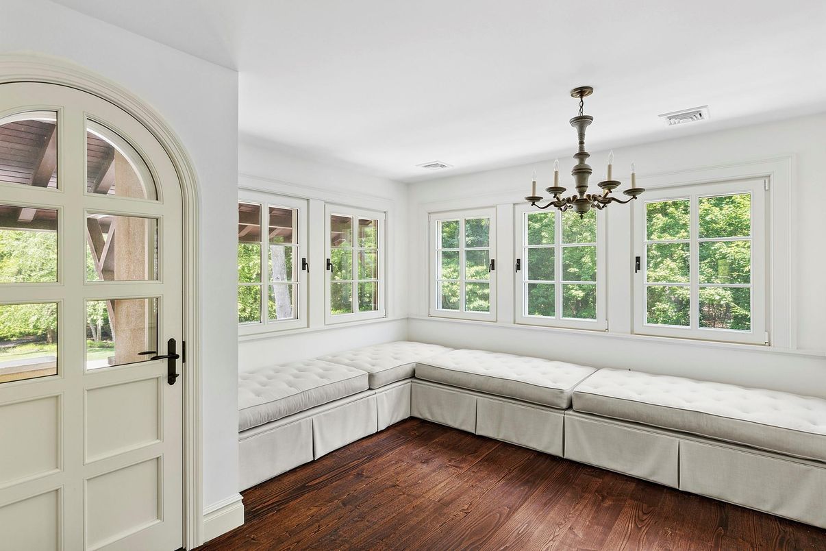 Interior, Pendant Lights, Wood Texture Flooring