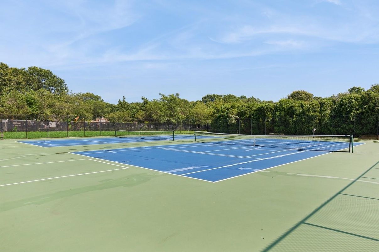 Exterior, Tennis Courts