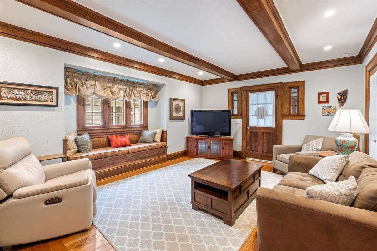 Interior, Living room, Recessed Lighting, Wooden Beams, Wood Texture Flooring