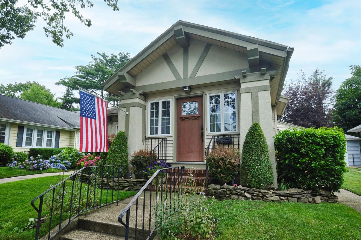 Exterior, Facade, American Craftsman