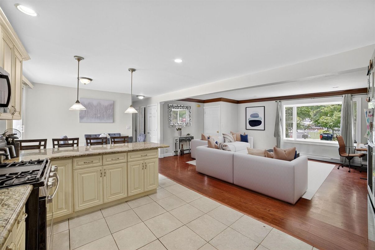 Dining room, Interior, Kitchen, Living room, Pendant Lights, Recessed Lighting, Wood Texture Flooring