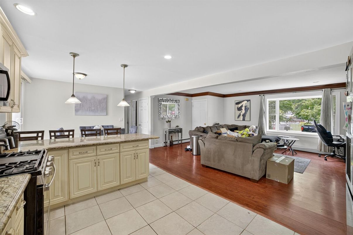 Interior, Kitchen, Living room, Pendant Lights, Recessed Lighting, Wood Texture Flooring