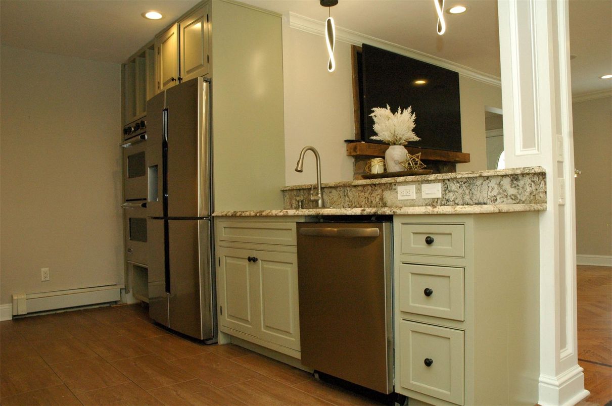 Interior, Kitchen, Recessed Lighting, Wood Texture Flooring