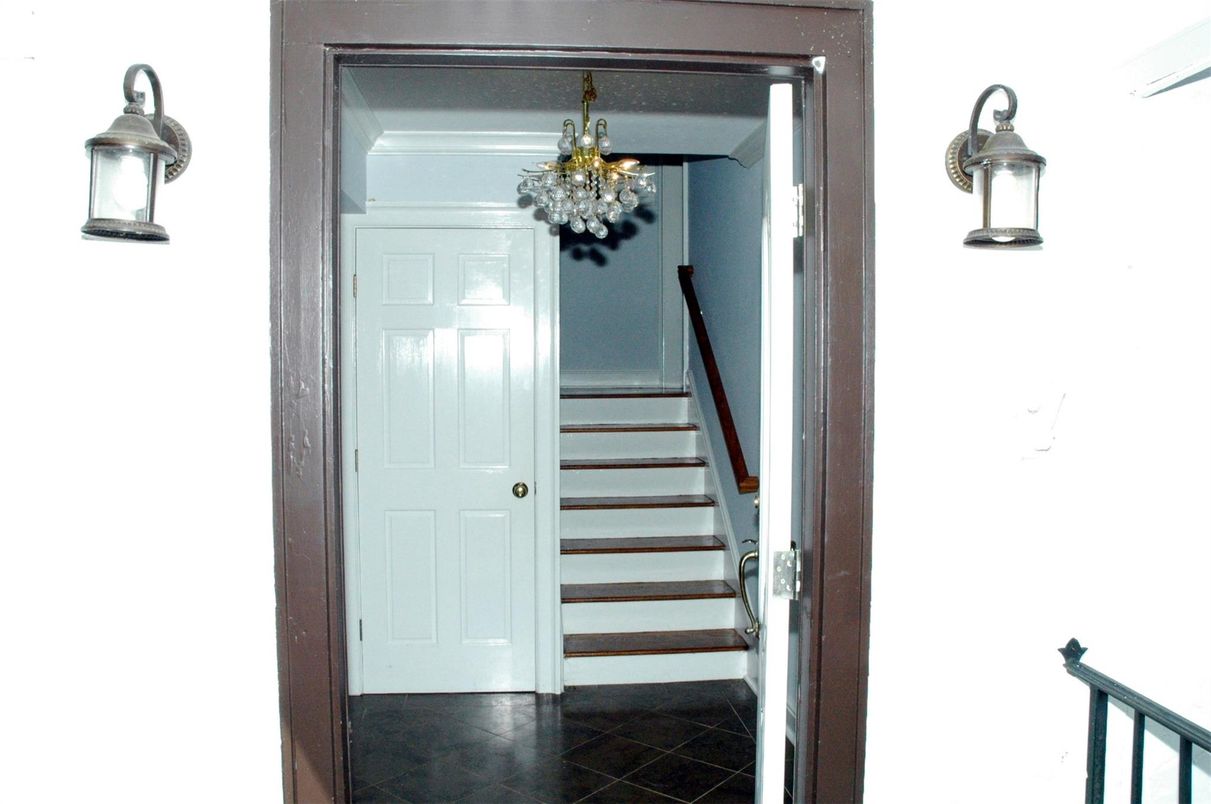 Chandelier, Interior