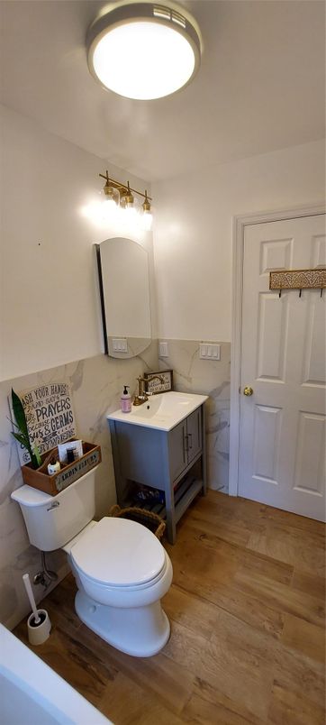 Bathroom, Interior, Wood Texture Flooring
