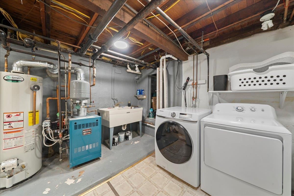 Interior, Washer, Wooden Beams, Wooden Ceilings