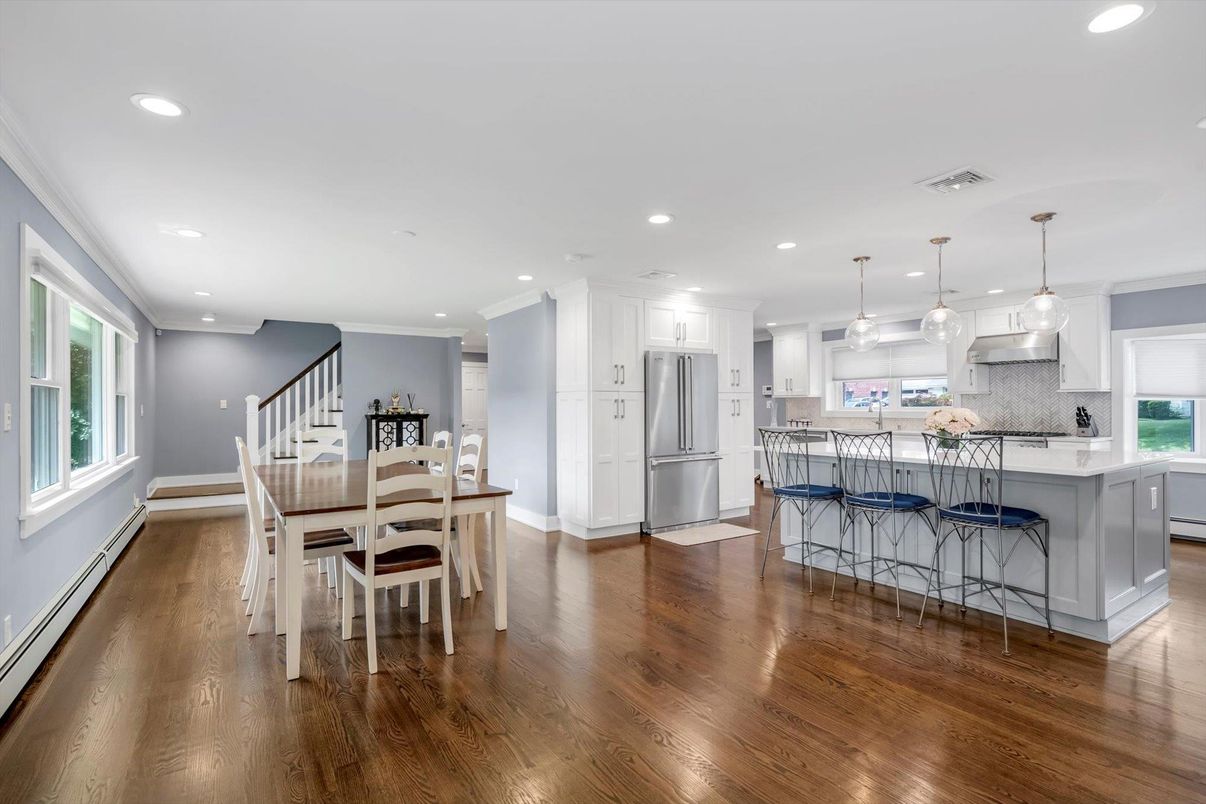 Dining room, Interior, Kitchen, Pendant Lights, Recessed Lighting, Wood Texture Flooring